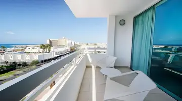 AKEAH Broncemar Hotel