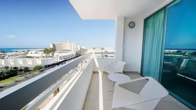 AKEAH Broncemar Hotel