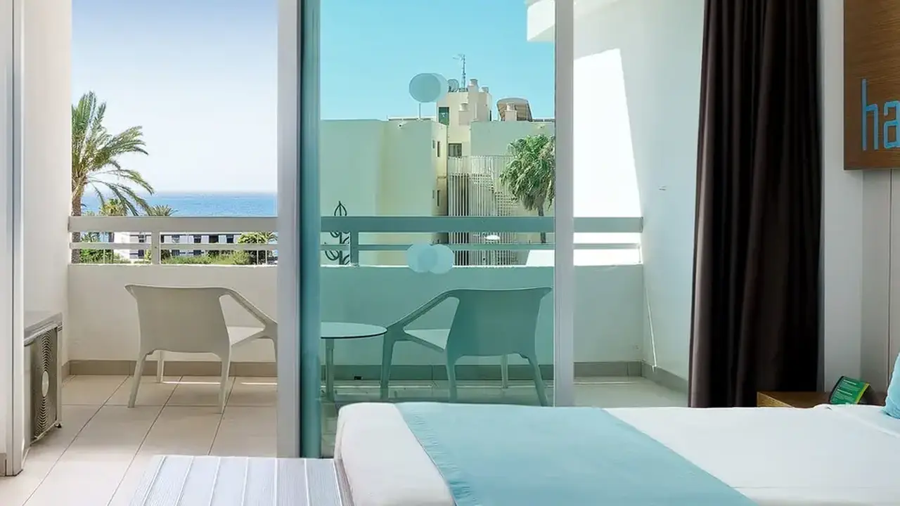 AKEAH Broncemar Hotel