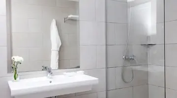 AKEAH Broncemar Hotel