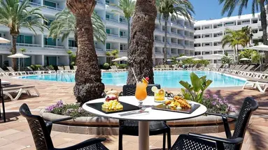 AKEAH Broncemar Hotel