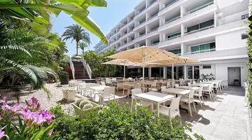 AKEAH Broncemar Hotel