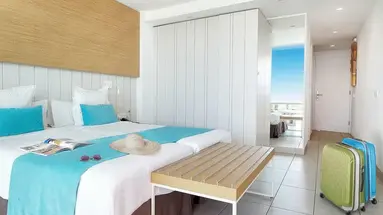 AKEAH Broncemar Hotel