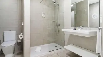 AKEAH Broncemar Hotel