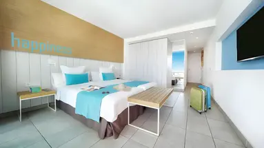 AKEAH Broncemar Hotel