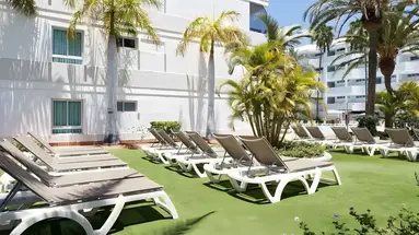 AKEAH Broncemar Hotel