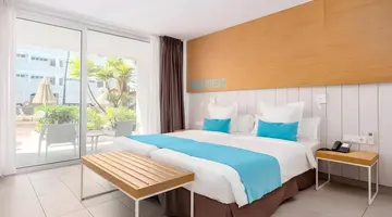 AKEAH Broncemar Hotel