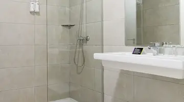 AKEAH Broncemar Hotel