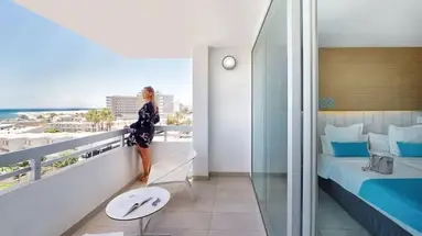 AKEAH Broncemar Hotel