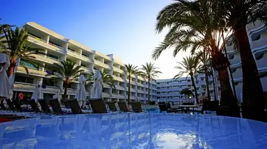 AKEAH Broncemar Hotel