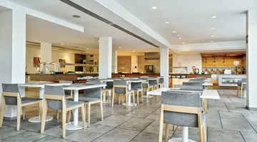 Akeah Broncemar