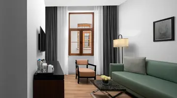 AKKA SUITES