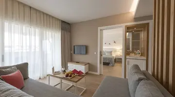 AKRA KEMER