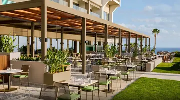 AKRA V HOTEL
