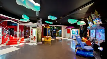 AKRA V HOTEL