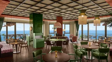 AKRA V HOTEL