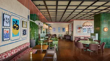 AKRA V HOTEL