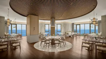 AKRA V HOTEL