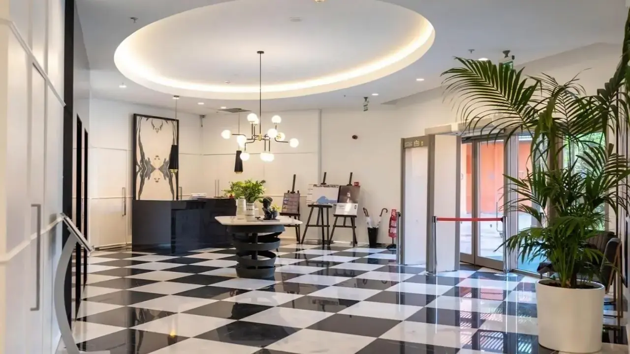 Akra V Hotel
