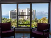 AKRA V HOTEL