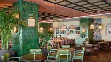 AKRA V HOTEL