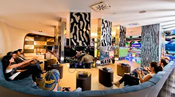 AKRA V HOTEL