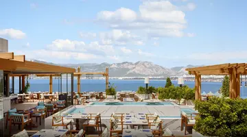 AKRA V HOTEL