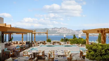 AKRA V HOTEL