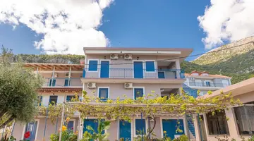 Akrogiali Studios Poros