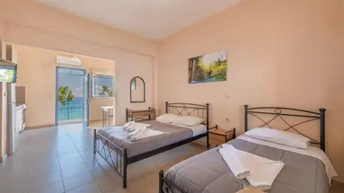 Akrogiali Studios Poros