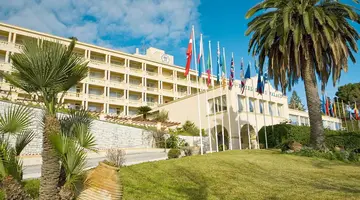 Akrotiri Beach