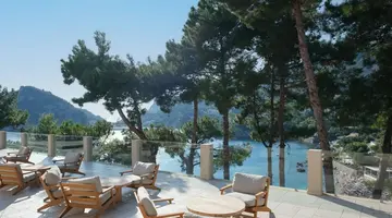 Akrotiri Beach