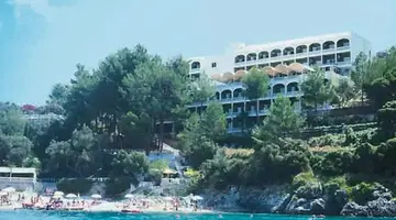 Akrotiri Beach