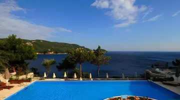 Akrotiri Beach