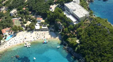 Akrotiri Beach