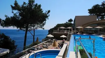 Akrotiri Beach