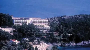 Akrotiri Beach