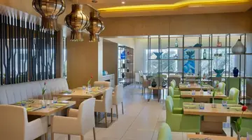 Al Habtoor Grand Resort, Autograph Collection