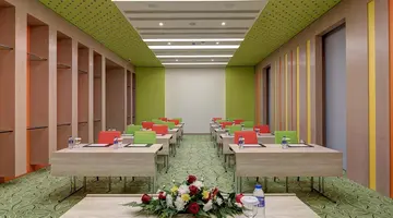 Al Khoory Atrium Hotel