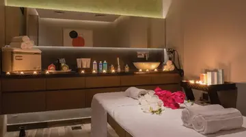 Al Khoory Courtyard Hotel