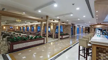 Alba Queen Hotel