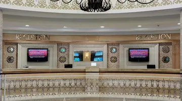 Alba Queen Hotel