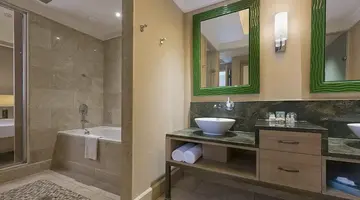 Alba Queen Hotel