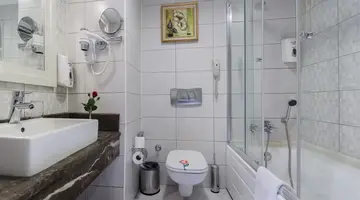Alba Queen Hotel