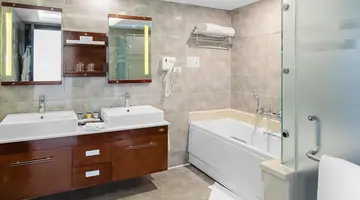 Albatros White Beach Hotel