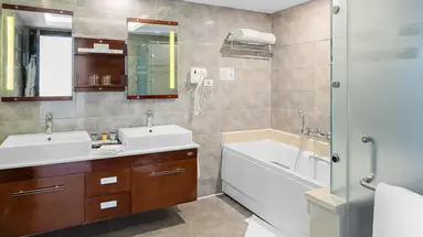 Albatros White Beach Hotel