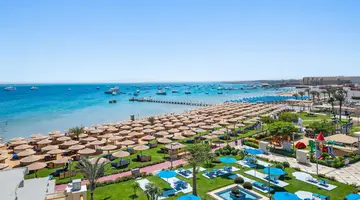 Albatros White Beach Hotel