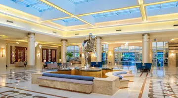Albatros White Beach Hotel