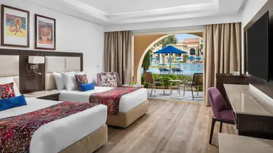 Albatros White Beach Hotel