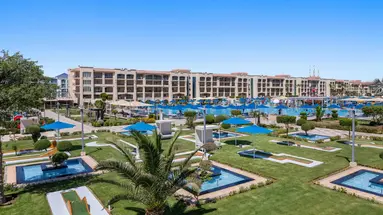 Albatros White Beach Hotel